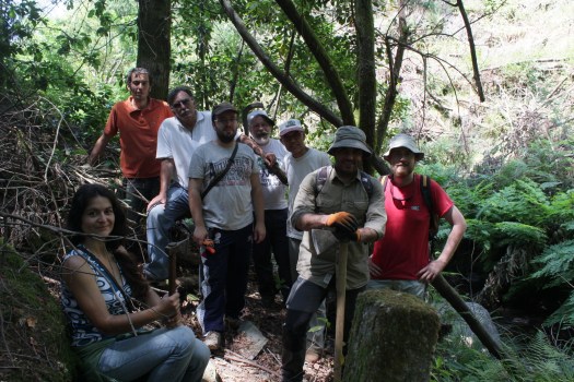 Alguns voluntários tinham de se ausentar pelo que se tirou aqui a foto dos participantes