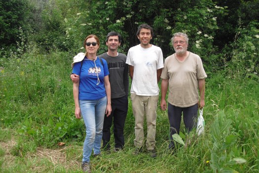 a habitual foto de família, com um sabugueiro em pano de fundo